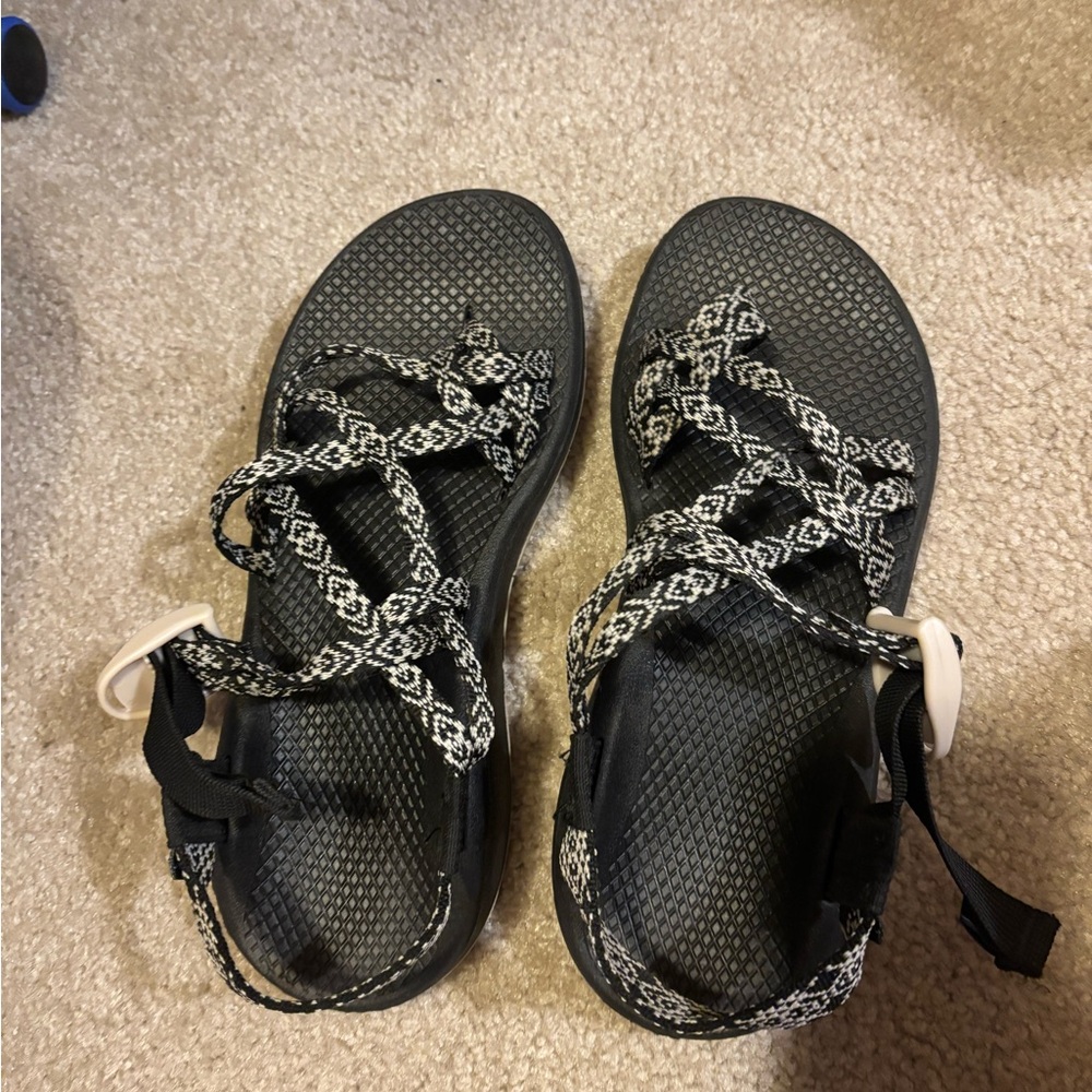 Women’s chacos size 8